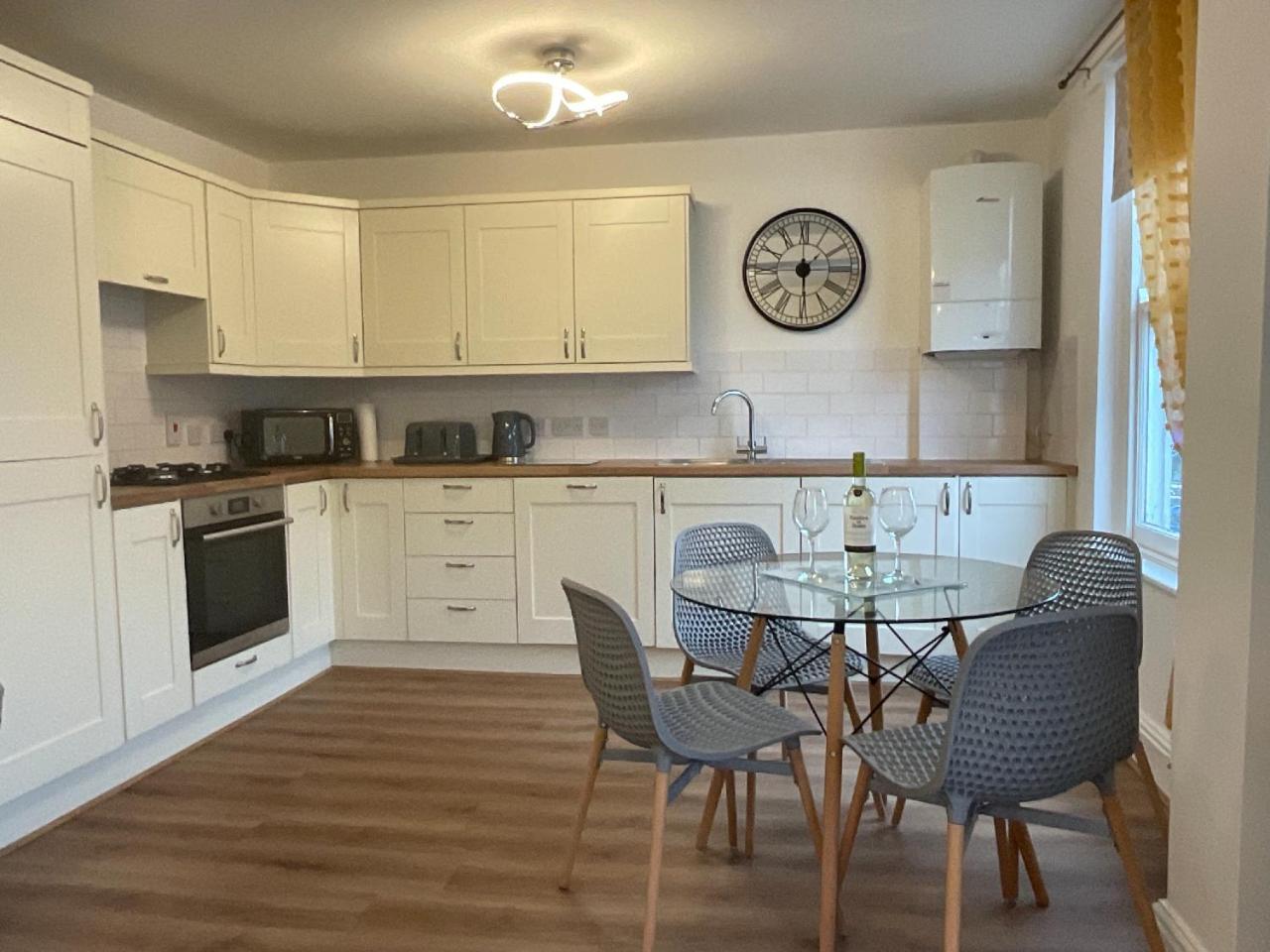 Gregory Flats No. 1, By Homeinspire Looe Luaran gambar